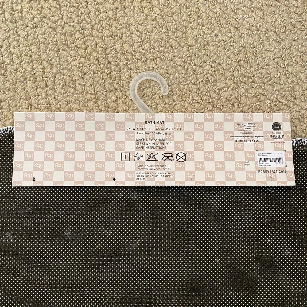 Forever 21 x Hello Kitty Bath Mat. (NWT)